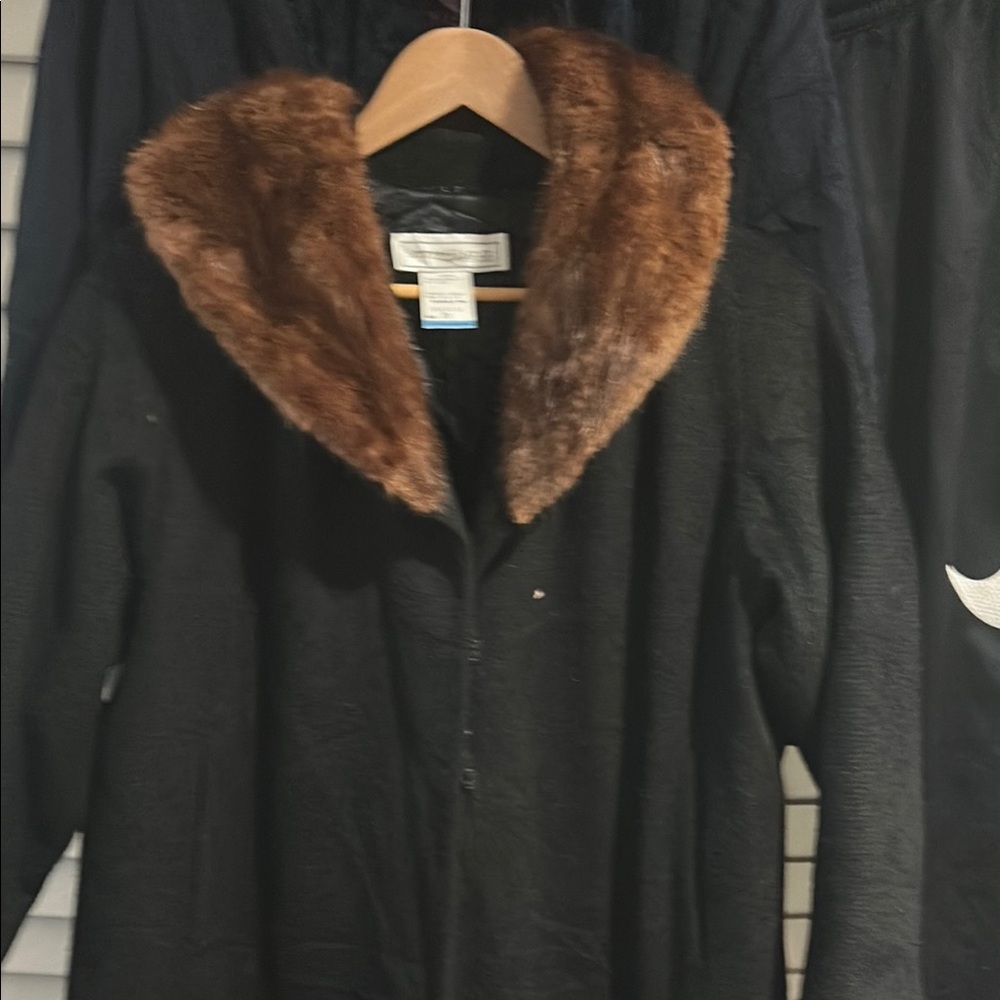 Vintage Kaufmann's Black wool blend  Jacket with Brown Fur Collar long coat